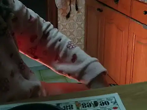 VeneRed online show from December 4, 2025, 5:50 am