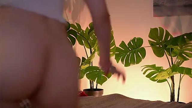 Snapshot of Tonyyxxx chatting on March 1, 2025, 6:35 am Tonyyxxx online show from March 1, 2025, 6:35 am