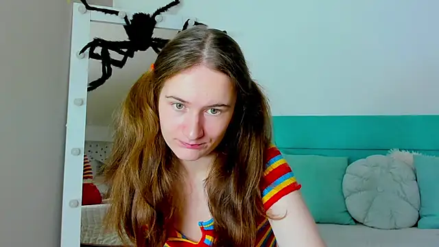 L1ittle kitty  online show from November 7, 2025, 6:35 am