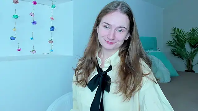 L1ittle kitty  online show from November 19, 2025, 6:35 am