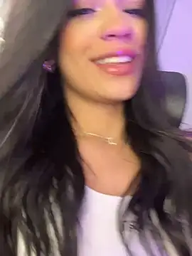 Alisha-Bond online show from December 6, 2024, 2:24 am