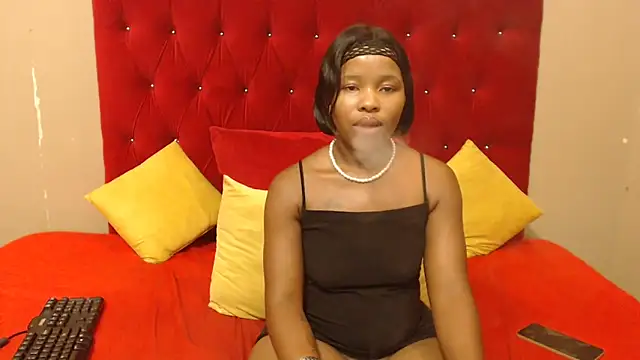 sexyboitypetite23 online show from January 20, 2025, 3:50 pm