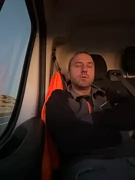 Lecatore80 online show from November 27, 2025, 4:09 pm