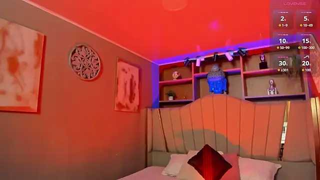 Lucy Williiams online show from October 21, 2025, 11:22 am