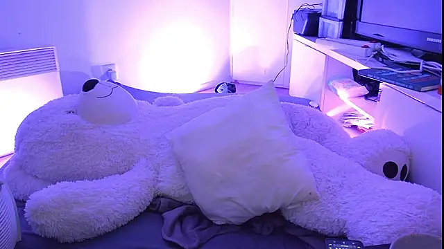 CeriseLapine online show from February 22, 2026, 6:06 pm