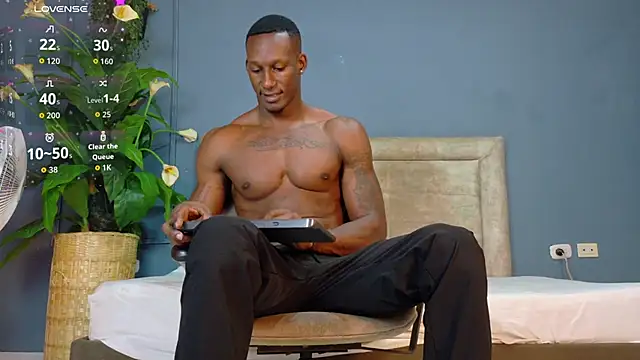 Iker bigdick online show from March 22, 2026, 1:25 pm