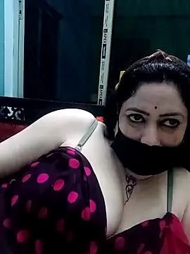 Snapshot of Raja_Ranii chatting on December 18, 2024, 4:49 pm Raja Ranii online show from December 18, 2024, 4:49 pm