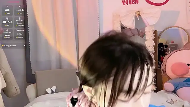 Carly 1 online show from February 12, 2025, 12:33 pm