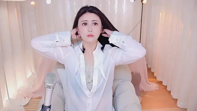 Daisy7 11 online show from April 10, 2026, 2:00 pm