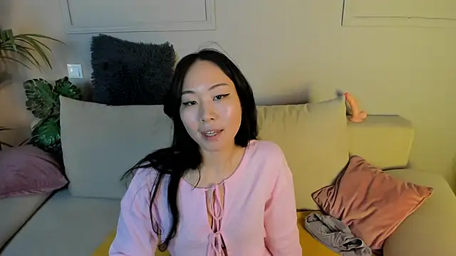 Snapshot of Inari_Okami_ chatting on December 18, 2024, 8:20 am Inari Okami  online show from December 18, 2024, 8:20 am