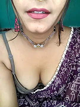 Diamond queeen online show from December 18, 2024, 9:40 pm