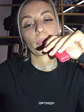 Diamond Bunny  online show from December 24, 2024, 6:17 pm