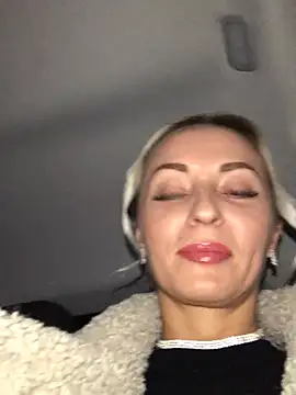 Diamond Bunny  online show from January 14, 2025, 3:15 pm