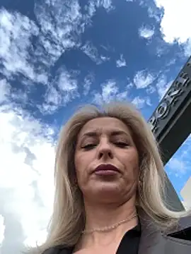 Diamond Bunny  online show from March 22, 2026, 1:14 pm