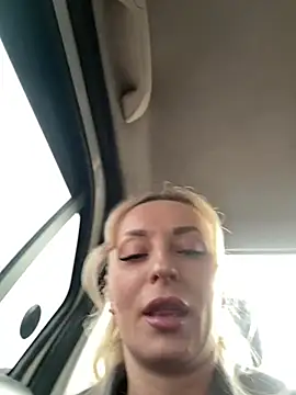 Diamond Bunny  online show from March 23, 2026, 2:54 pm