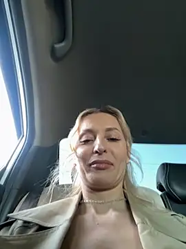 Diamond Bunny  online show from April 21, 2026, 2:34 pm