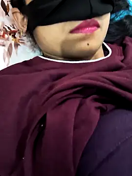 cute simmy0 online show from May 9, 2026, 2:33 pm