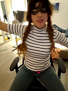 Hexe12346 online show from November 10, 2025, 5:01 pm