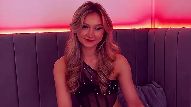 MiaNixan online show from March 21, 2025, 3:22 am