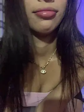 Snapshot of Nicole_cute1 chatting on January 10, 2025, 6:31 am Nicole cute1 online show from January 10, 2025, 6:31 am