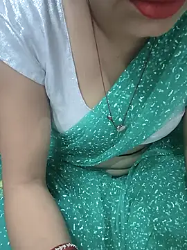 kaveerpooja947 online show from April 3, 2026, 4:38 pm