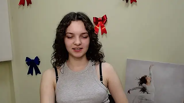  SusieSu  online show from February 15, 2025, 4:56 pm