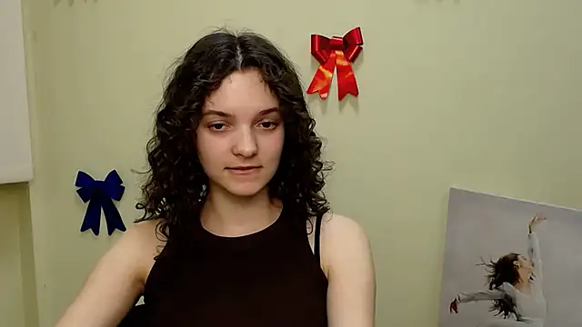  SusieSu  online show from February 25, 2025, 1:06 pm