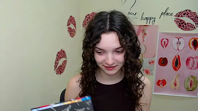  SusieSu  online show from March 6, 2025, 7:14 am