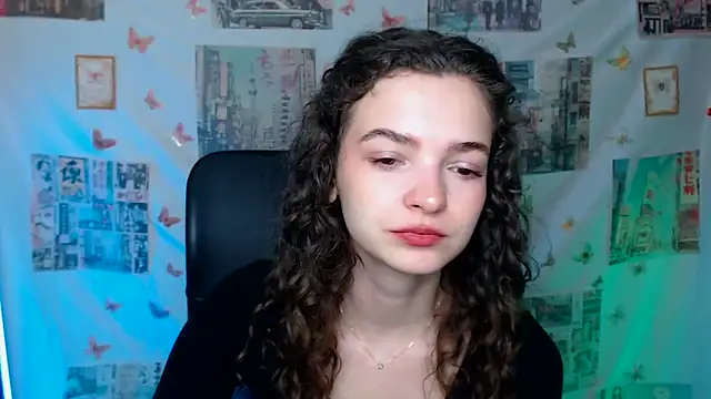  SusieSu  online show from April 13, 2026, 6:19 am