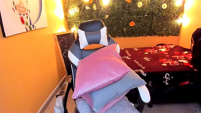 Tiffany sander online show from February 5, 2025, 3:34 am