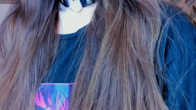 EvaBradley online show from December 19, 2024, 3:52 pm