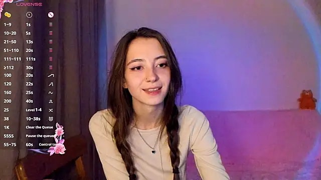 EvaBradley online show from September 16, 2025, 6:31 pm