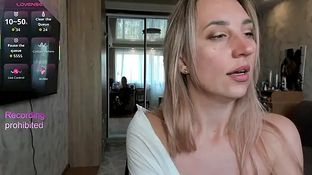 lady Nati online show from April 13, 2026, 1:16 pm