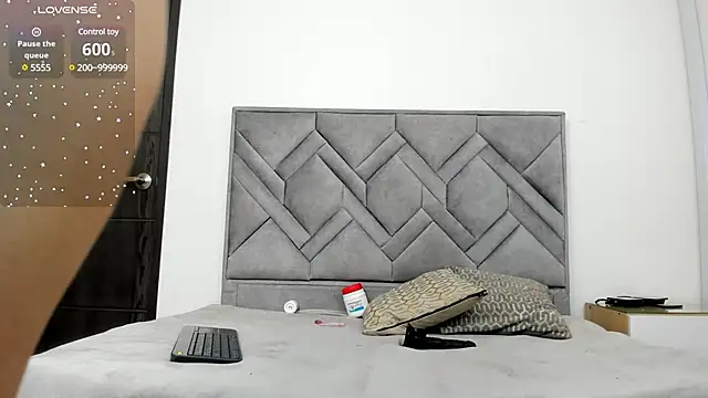 alicee 18 online show from January 9, 2025, 1:35 pm