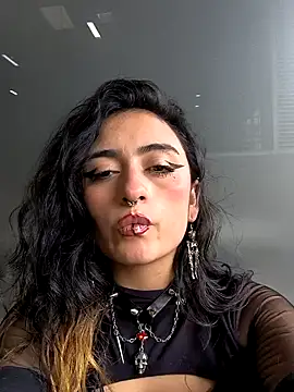 Lila Desiree online show from January 4, 2025, 10:24 pm