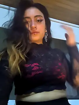 Lila Desiree online show from March 14, 2025, 1:27 am