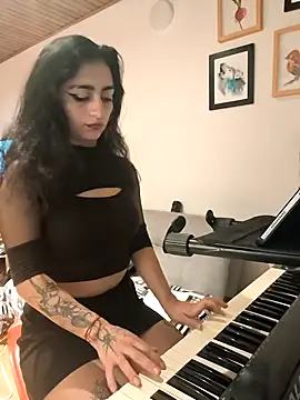 Lila Desiree online show from November 17, 2025, 11:21 pm