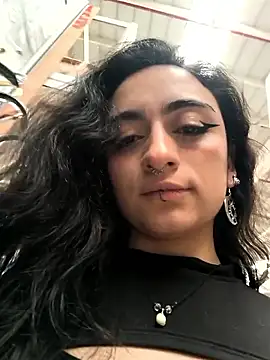 Lila Desiree online show from April 3, 2026, 8:40 pm