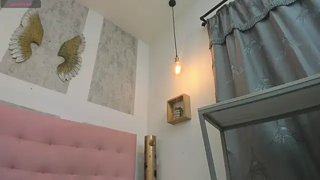 zhamira 21 online show from September 13, 2025, 9:14 pm