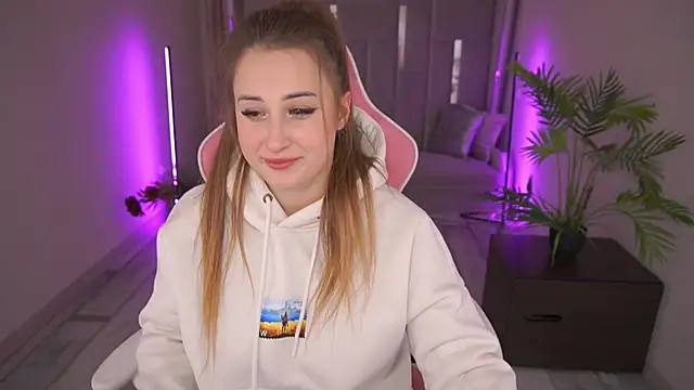 GentleAdellee online show from January 17, 2025, 1:46 pm