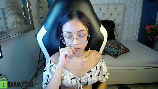 NathaliaSweet 11 online show from March 18, 2025, 5:10 pm