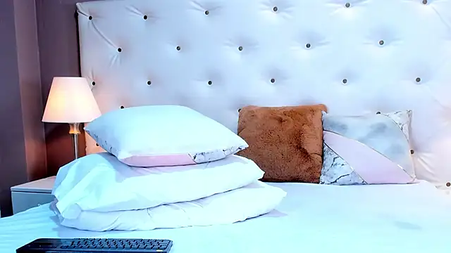 Violet Grace online show from March 4, 2025, 3:48 pm