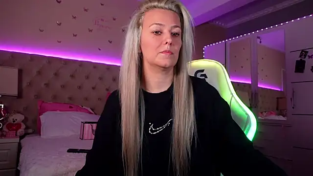 Snapshot of Alicia007 chatting on March 4, 2026, 3:51 pm Alicia007 online show from March 4, 2026, 3:51 pm