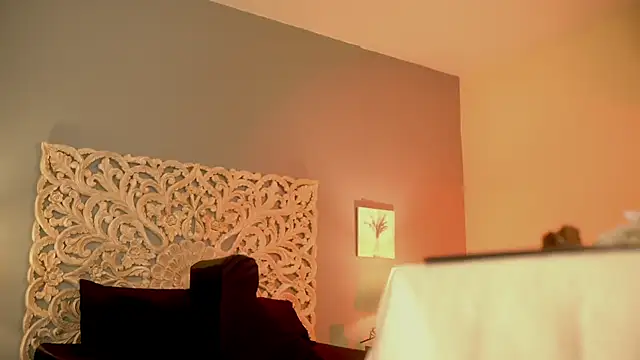 lupeebony online show from October 11, 2025, 7:23 pm