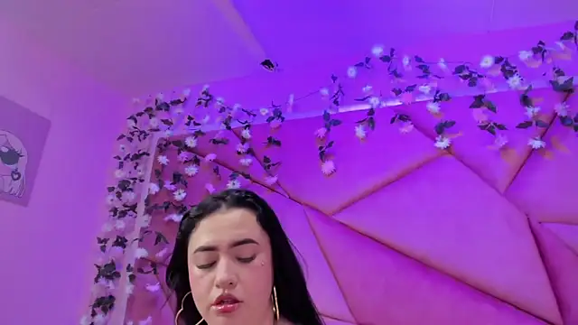 Victoria Rossy online show from October 29, 2025, 7:48 pm