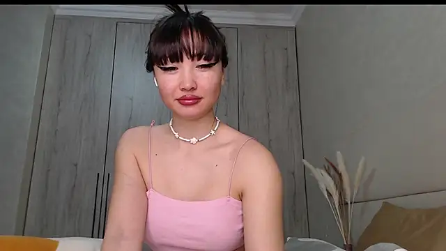 MiaRie online show from June 8, 2026, 4:24 am