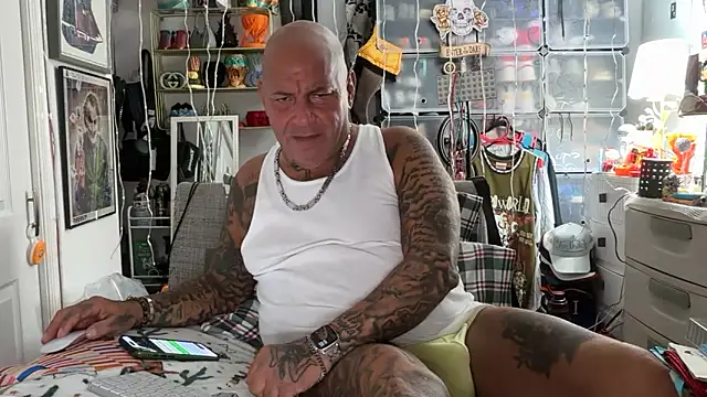 joeytatts66 online show from November 27, 2025, 2:46 am