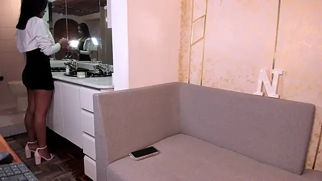 natali henao online show from December 31, 2024, 1:19 pm