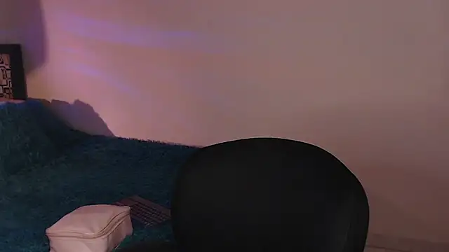 iam emy online show from December 2, 2025, 6:52 am