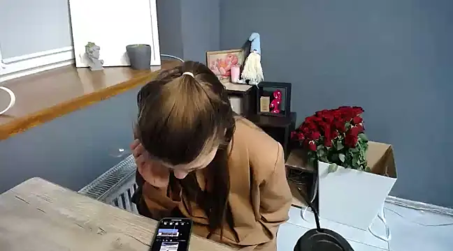 felicity gold online show from February 18, 2025, 7:32 am